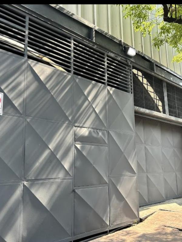 Pádel Empresarial - Estacionamiento foto uno